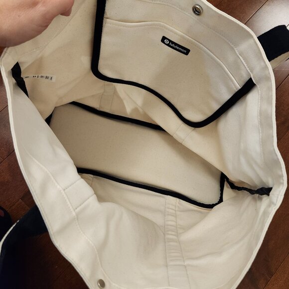 Lululemon daily multi pocket canvas tote in white - Picture 5 of 7